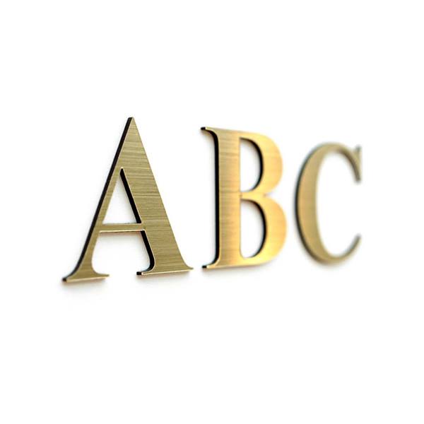 Lettre en aluminium